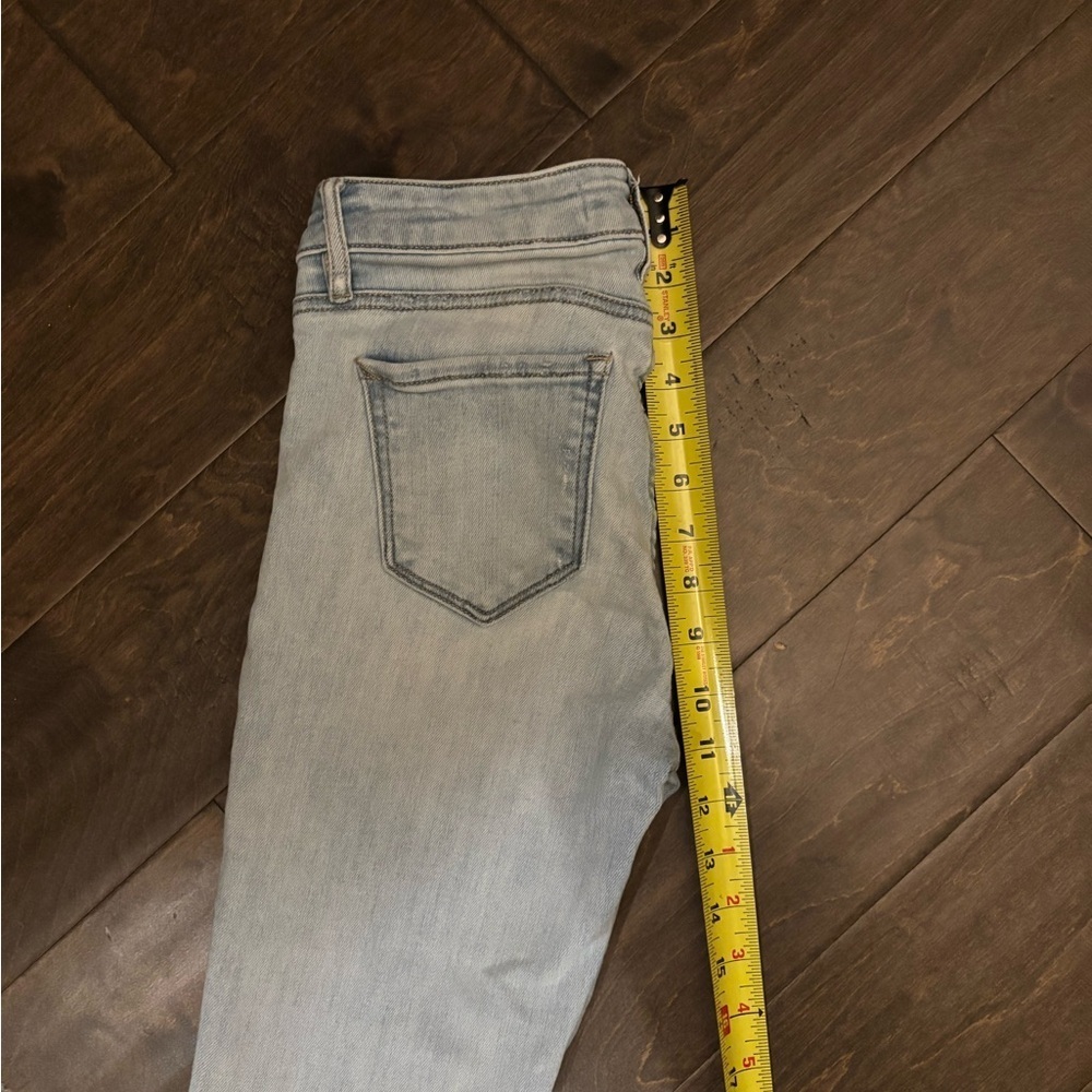 Hidden Jeans Light Wash with Split Ankle Hems for Women - Picture 11 of 12